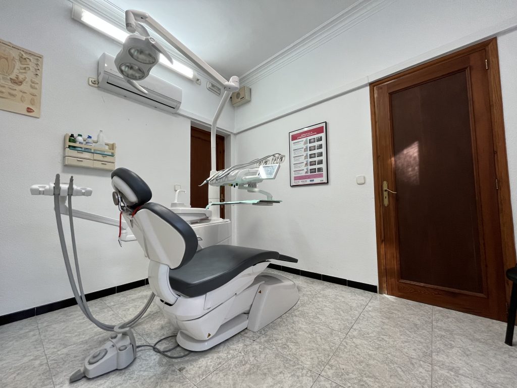 Segundo gabinete dental de la clínica